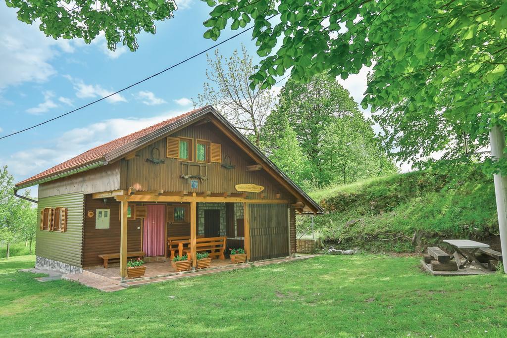 Holiday Home Trzan โยซิปโดล ภายนอก รูปภาพ