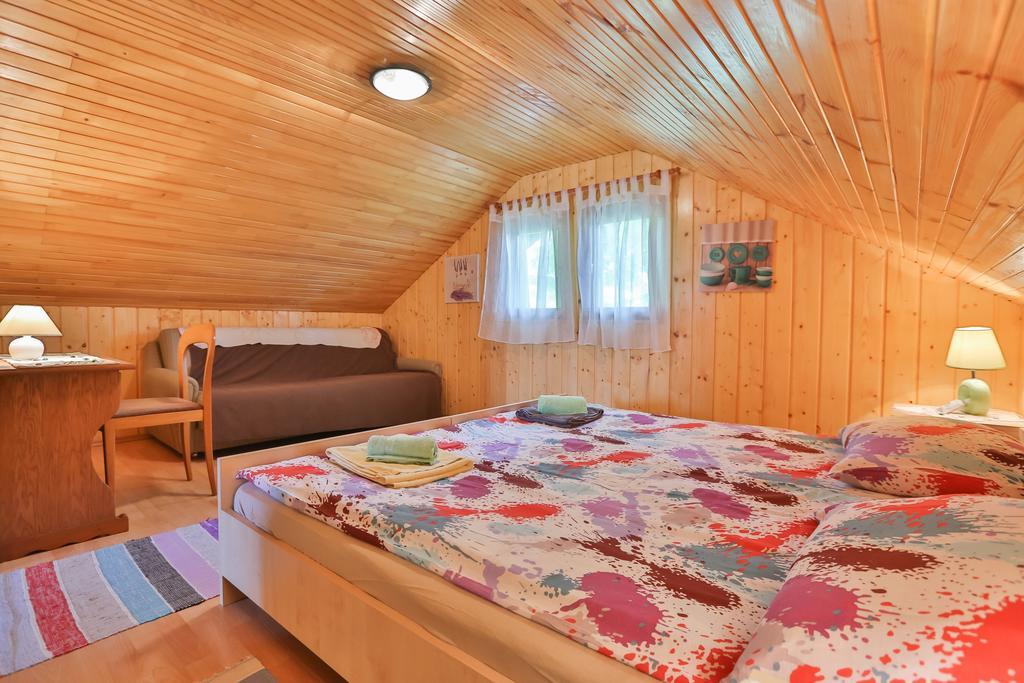 Holiday Home Trzan โยซิปโดล ภายนอก รูปภาพ