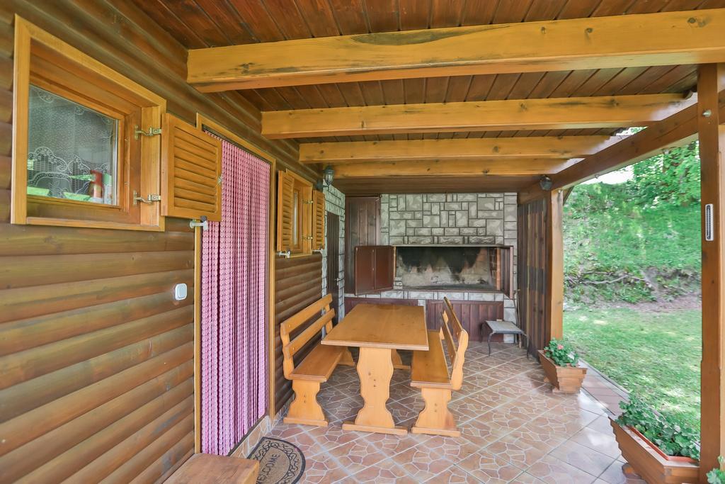Holiday Home Trzan โยซิปโดล ภายนอก รูปภาพ